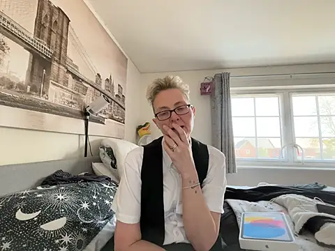 Curvy-Jinx: онлайн-секс-чат