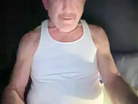 Pokazy przed kamerką – BigDadPenis