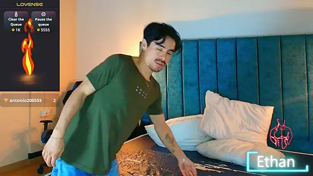 Ethan_Briggs_ Webcam show