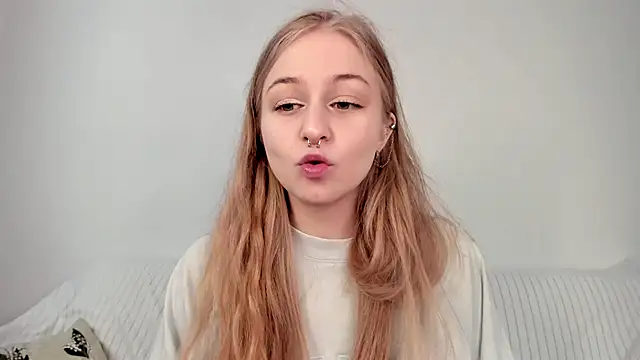 MiaMews élő XXX-chatje