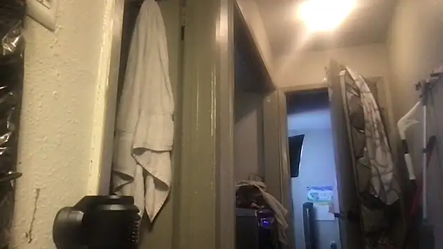 Онлайн чат XXX Triggerhappycj100