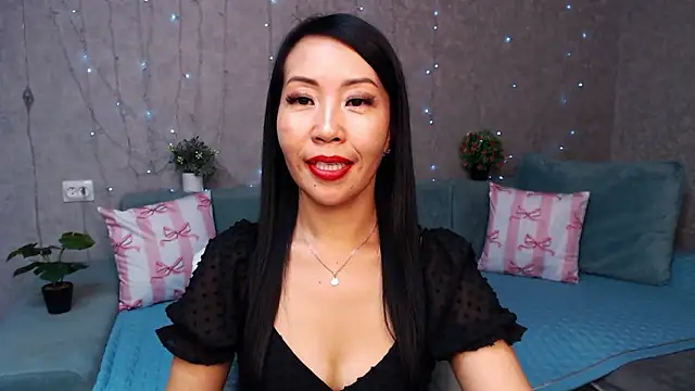 LiaPak: онлайн-секс-чат