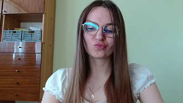 LooveELLYx: онлайн-секс-чат