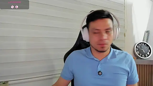 Chat +18 de Rick_Adams ao vivo