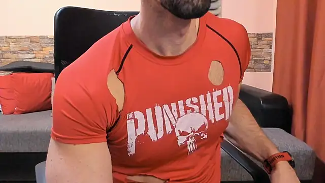 HotHunkTrainer: онлайн-секс-чат