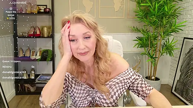 Chat +18 de LadyLeea ao vivo