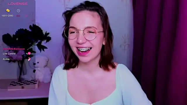 Chat +18 de KindHazelHere_ ao vivo