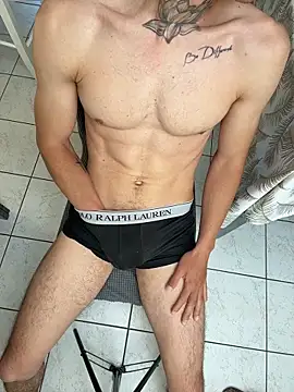 OnlyMrxxx Show in webcam