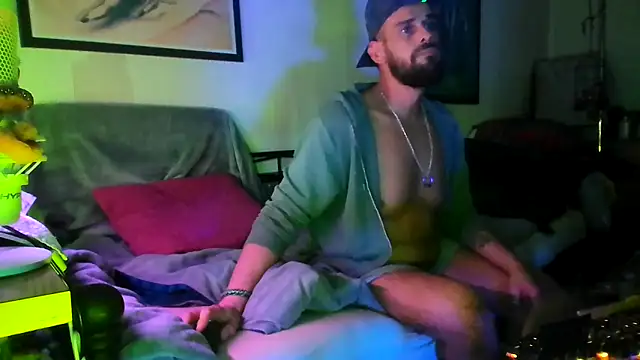 Guyst049 Show Webcam