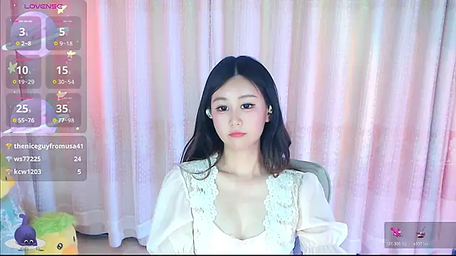 Aimee-520のライブXXXチャット