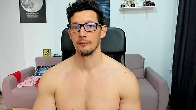 BrutusK08 Chat XXX live