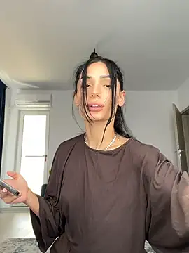 Show modela VickyM99 na web-kameri