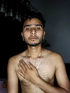 CoralN: διαδικτυακό σόου στην κάμερα