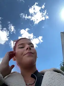 RiriRoseey élő XXX-chatje