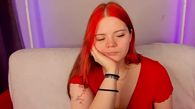 KellyFieryのライブXXXチャット