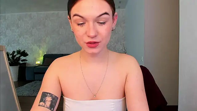 luna_lust_212のライブXXXチャット