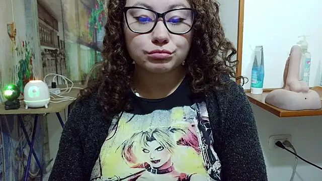 curly_greeneyedのライブXXXチャット