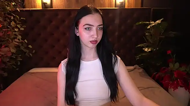 XXX chat uživo modela WildKittenX_