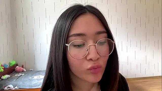 YourMiIaのライブXXXチャット