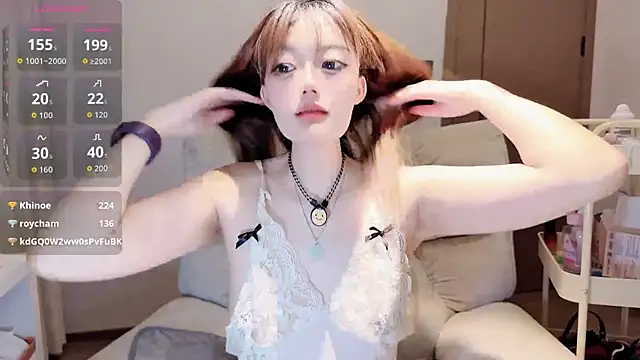 eveminii 在線直播表演