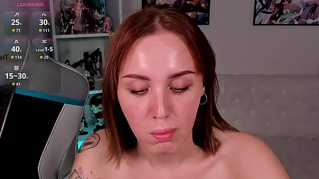 LianaFordのライブXXXチャット