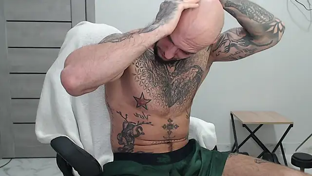 maxi_foxxx's Webcam Show