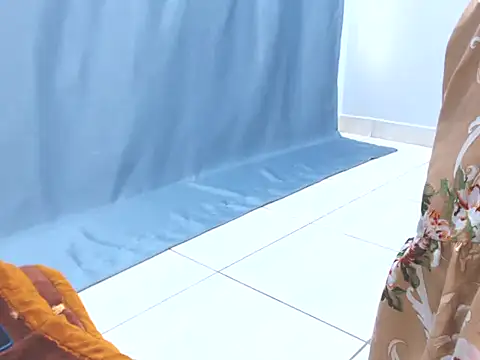 ChocolateClitt's Live XXX Chat