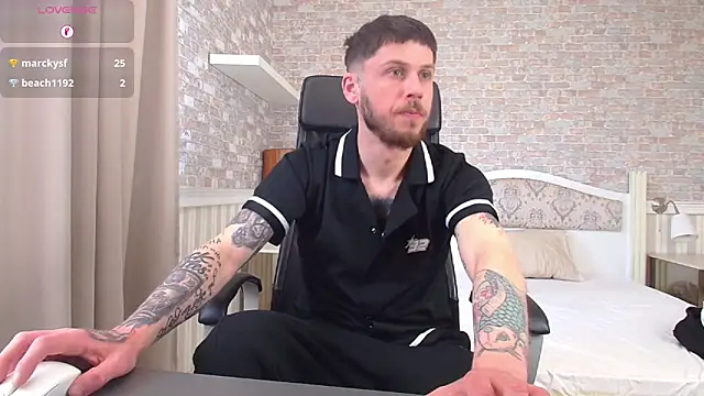 XXX chat uživo modela JonahShaw