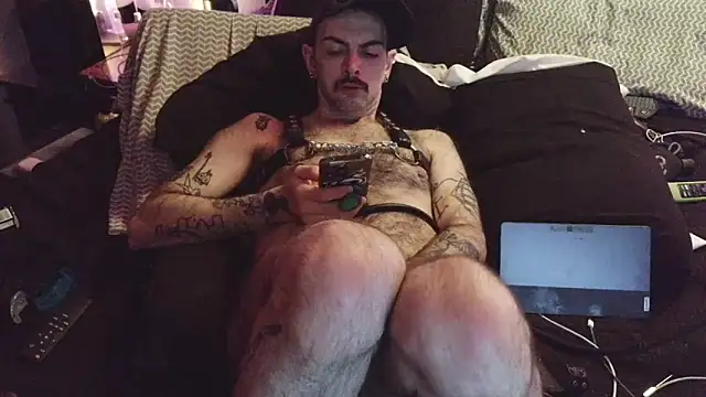 Girthywhereitmatters webkamerás műsora