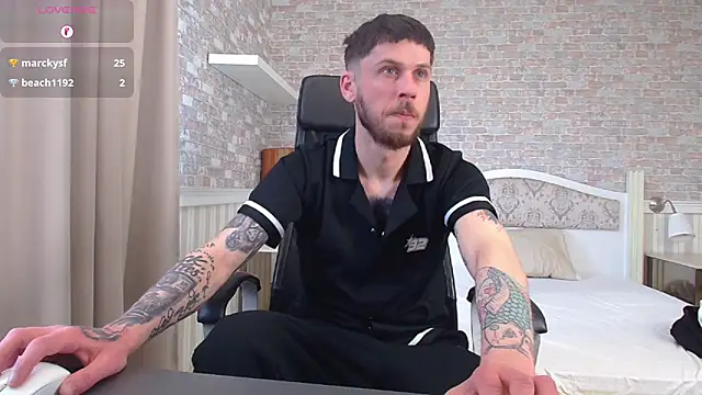 XXX chat uživo modela JonahShaw