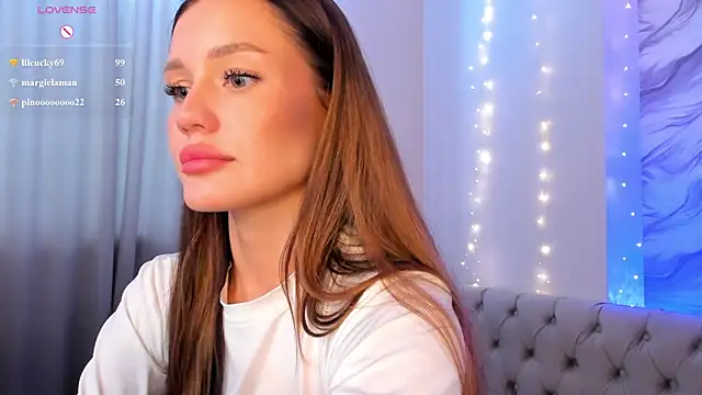 Aria_Mila: онлайн-секс-чат