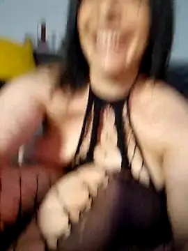 AryaSummersRealのライブXXXチャット