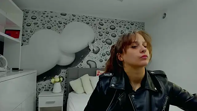 AlmaFancy's Live XXX Chat