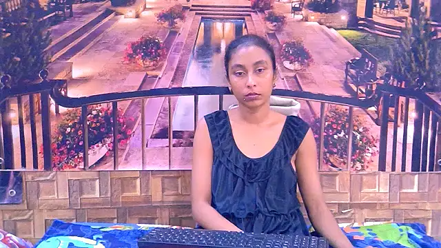 IndianSexyButt Chat XXX live