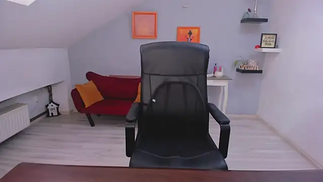 LollaGirl Adlı Modelin Canlı XXX Sohbeti