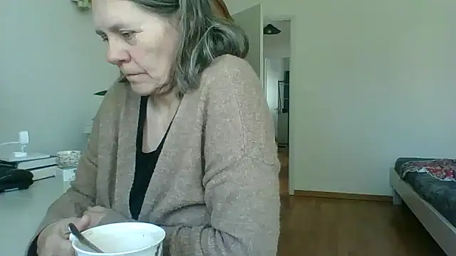 Laura_Sensuale Pertunjukan Webcam