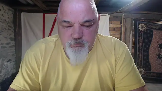 Newfiesausage1972のウェブカメラショー