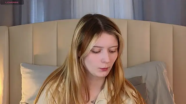 AlyssFrost's Live XXX Chat