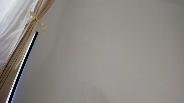 angeloflovee Adlı Modelin Canlı XXX Sohbeti