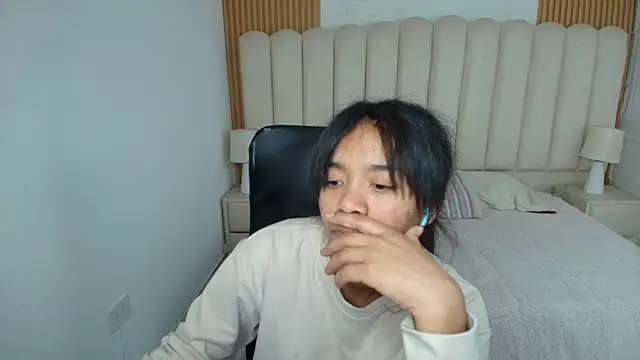 laureentt_ Adlı Modelin Canlı XXX Sohbeti