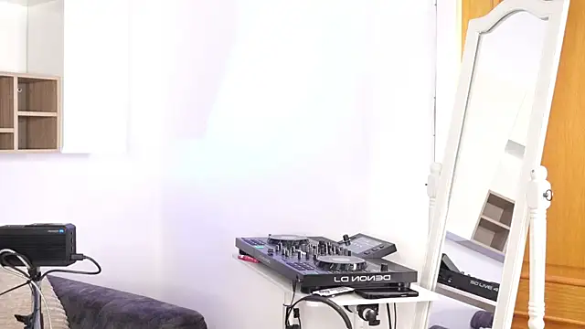 SatyaDjのライブXXXチャット