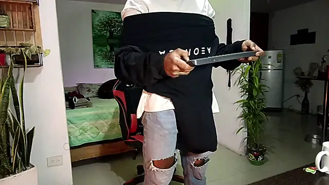 Adam_Valenciia 网  络视讯表演