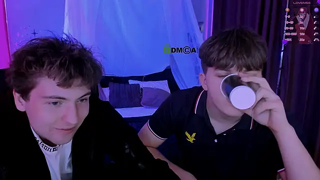 travis_wolf_ Live XXX-chat