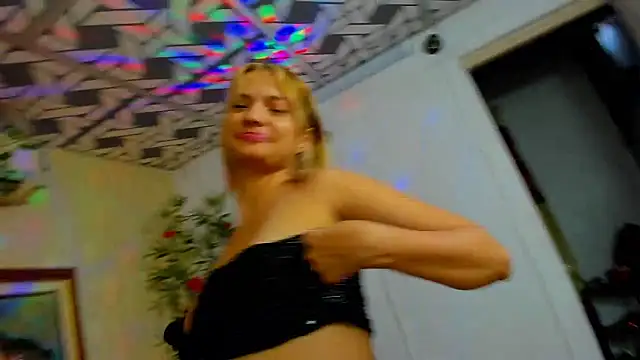 PowerExplosiveのライブXXXチャット