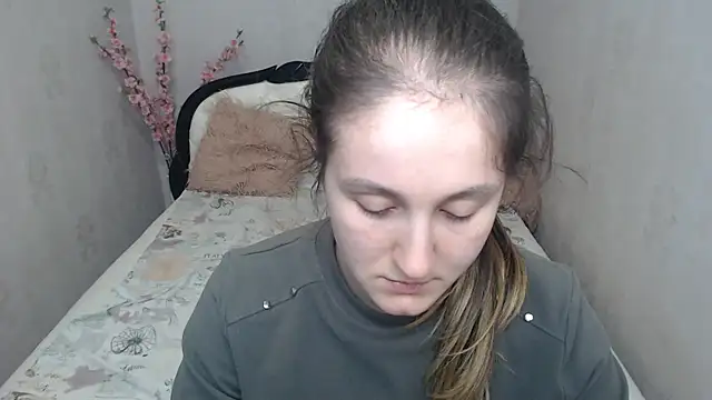 Holliy_Cooper élő XXX-chatje