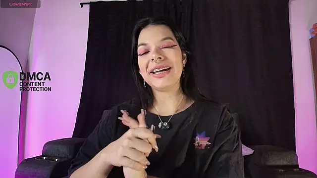 yungelitamor_'s Live XXX Chat