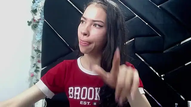 Nanis_James Adlı Modelin Canlı XXX Sohbeti