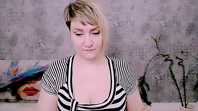 Djullia Live XXX-chat