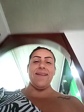 maynor_1998's Live XXX Chat