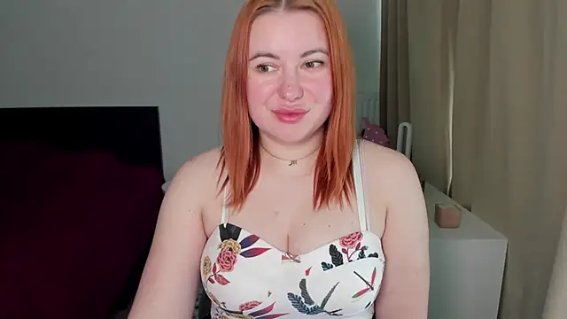 LAYLAxSTAR: онлайн-секс-чат